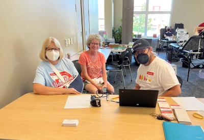 Midvale Heights Community Association volunteers at a Sequoya blood drive